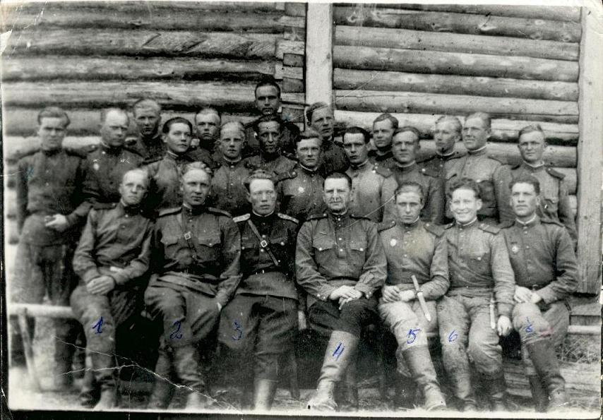    921   249   8-   ,  , -  . ,  1944 . []